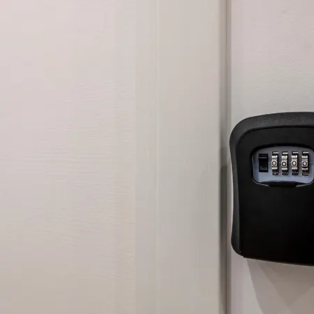 Bnbutler - Inbrera - Giulianova, 1 Penzion Milán